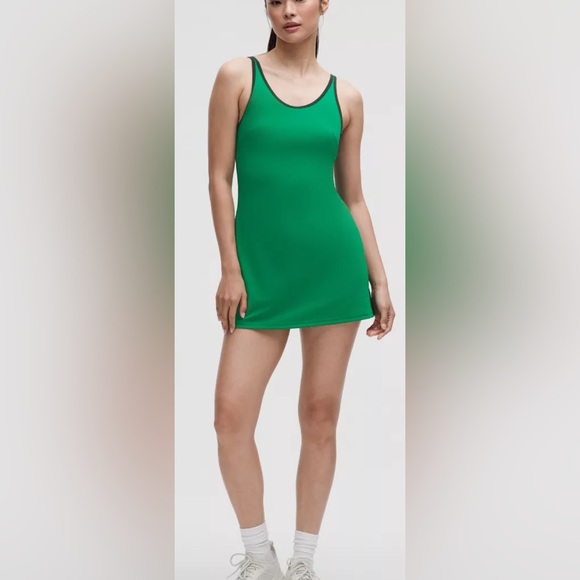 lululemon NWT Scoop Neck Cut Out Tennis Dress in Green - Picture 2 of 11